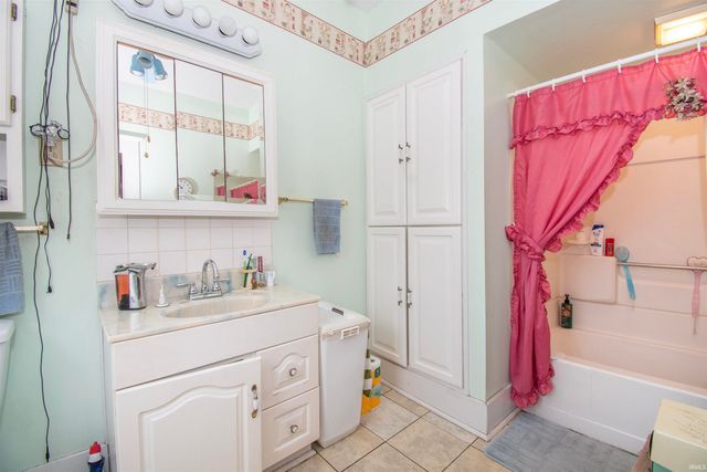 1604 Dowling Street, Kendallville, IN 46755