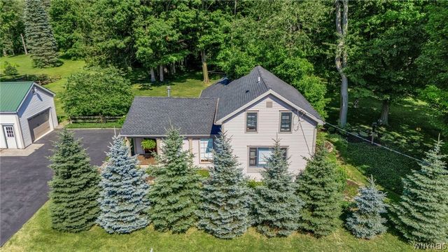 381 Town Line Road, Marilla, NY 14086