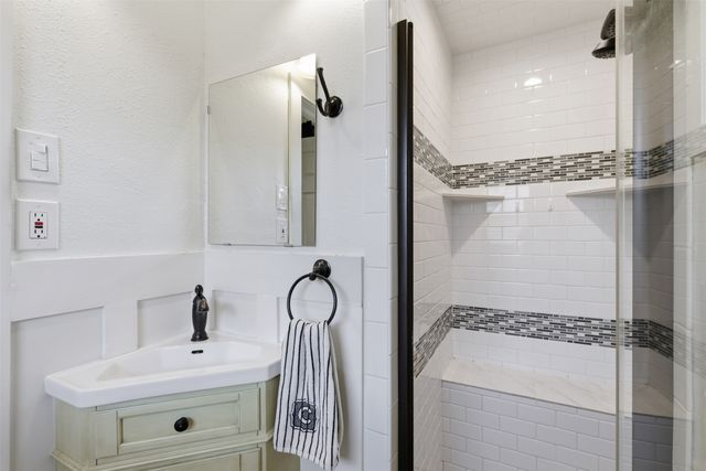 3241 Lockmoor Lane, Dallas, TX 75220