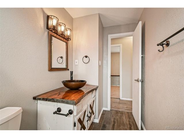 1556 S Field Ct, Lakewood, CO 80232