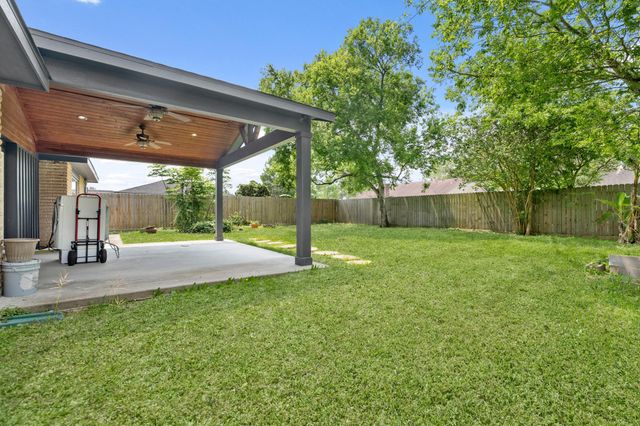 16114 Reseda Circle, Houston, TX 77062