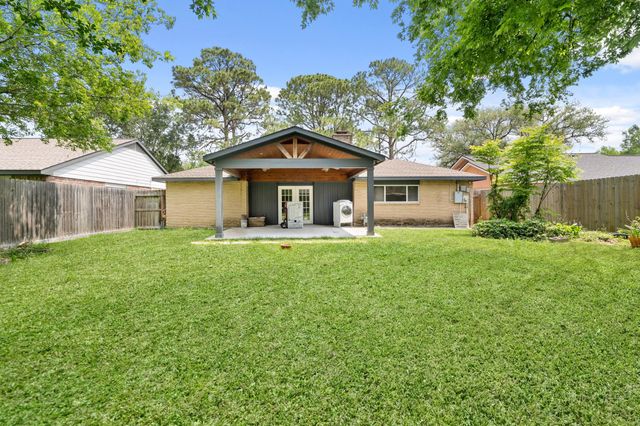 16114 Reseda Circle, Houston, TX 77062