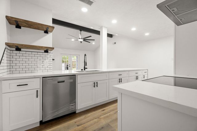 16114 Reseda Circle, Houston, TX 77062