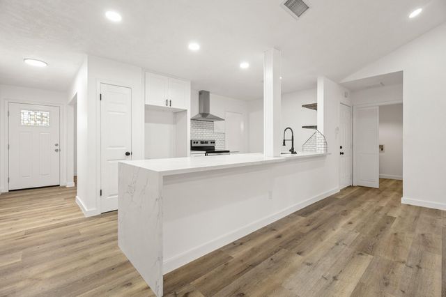 16114 Reseda Circle, Houston, TX 77062