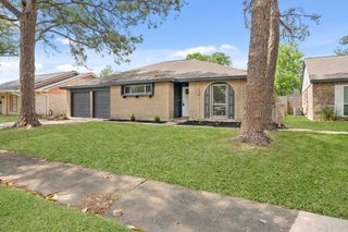16114 Reseda Circle, Houston, TX 77062