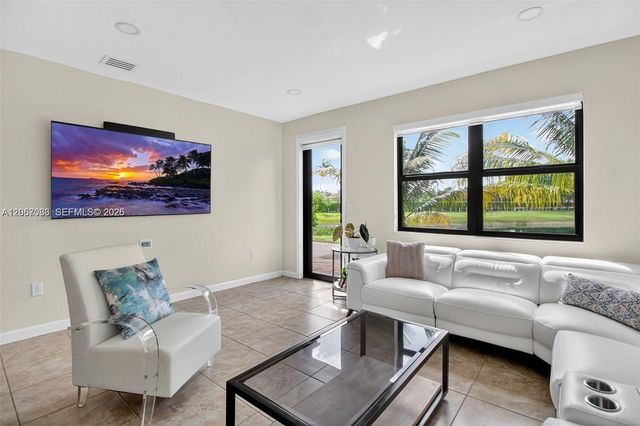 3616 SE 2nd Dr, Homestead, FL 33033