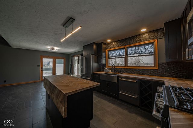 4541 N 200 E, Anderson, IN 46012