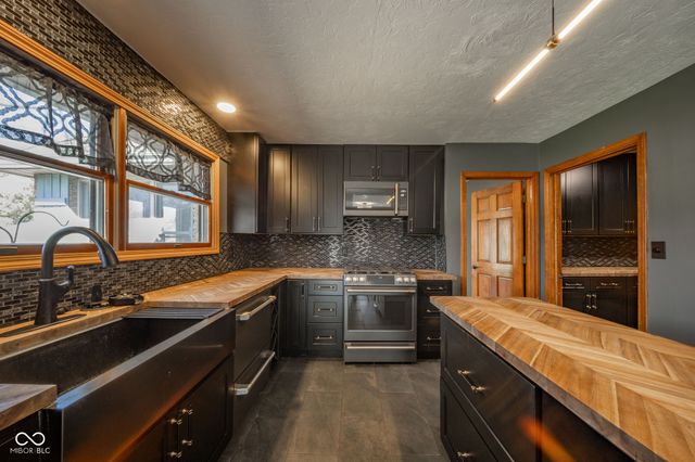 4541 N 200 E, Anderson, IN 46012