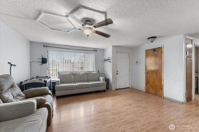 1751 S 43rd Street, Tacoma, WA 98418