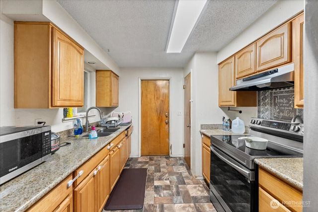 1751 S 43rd Street, Tacoma, WA 98418