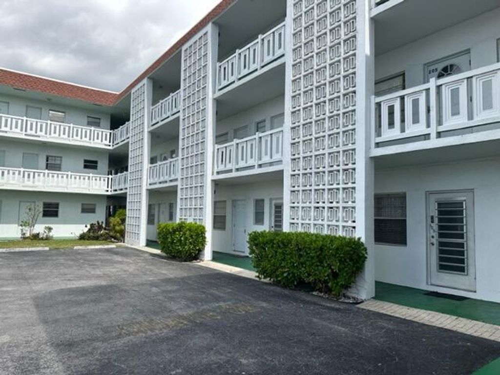 1380 NW 43 Terrace 306, Lauderhill, FL 33313