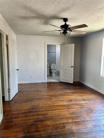 605 E Hunnicutt Street C, Baytown, TX 77520