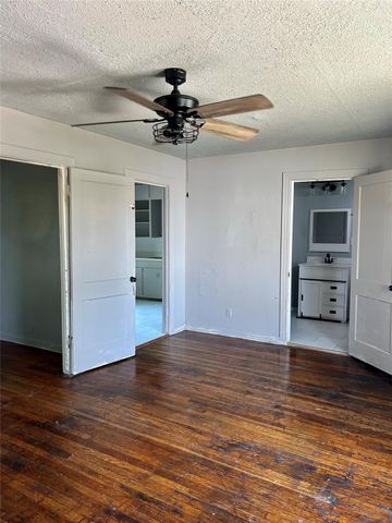 605 E Hunnicutt Street C, Baytown, TX 77520