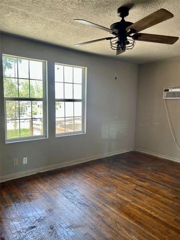 605 E Hunnicutt Street C, Baytown, TX 77520