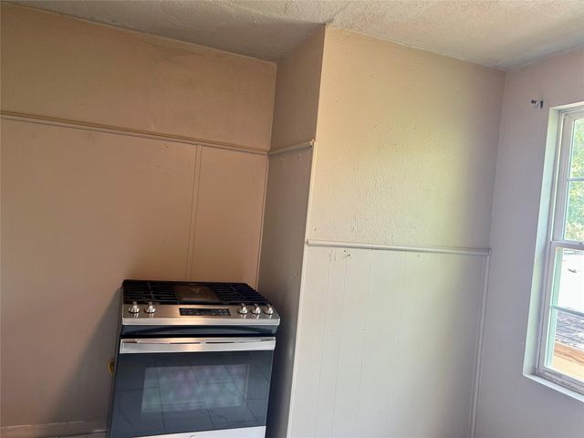 605 E Hunnicutt Street C, Baytown, TX 77520