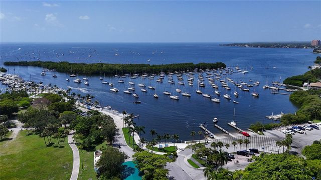 3400 SW 27th Avenue 902, Miami, FL 33133