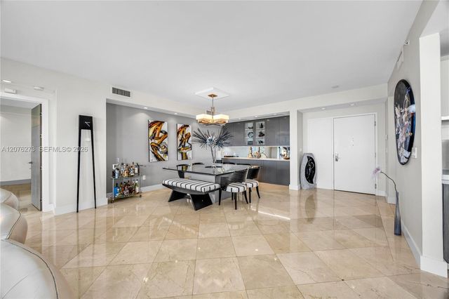 3400 SW 27th Avenue 902, Miami, FL 33133