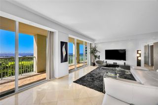 3400 SW 27th Avenue 902, Miami, FL 33133