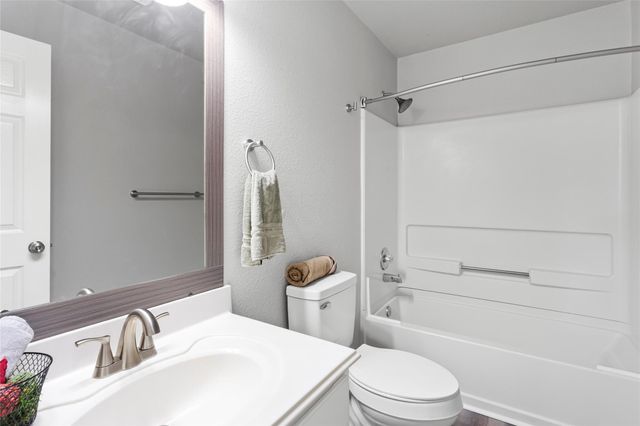 4806 Quiet Canyon Drive, Friendswood, TX 77546