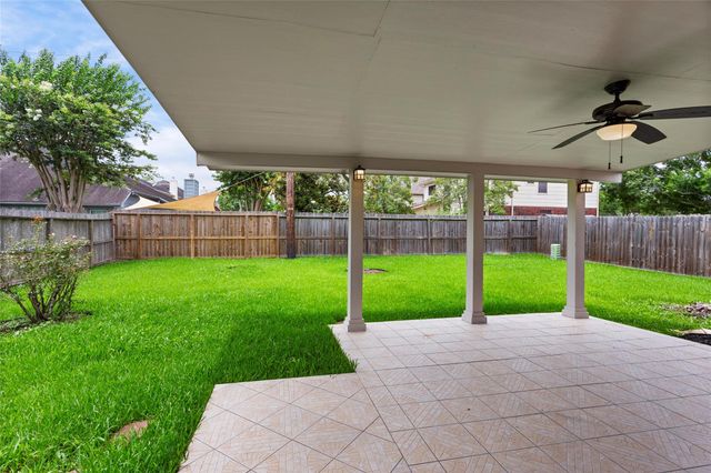 4806 Quiet Canyon Drive, Friendswood, TX 77546
