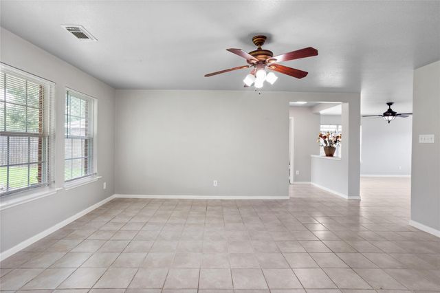 4806 Quiet Canyon Drive, Friendswood, TX 77546