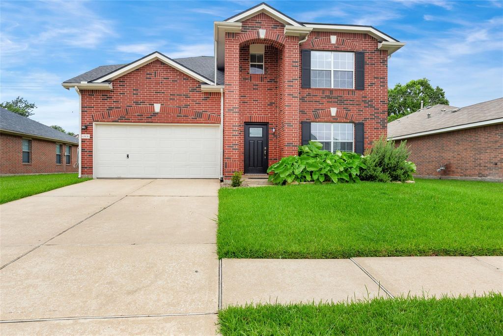 4806 Quiet Canyon Drive, Friendswood, TX 77546