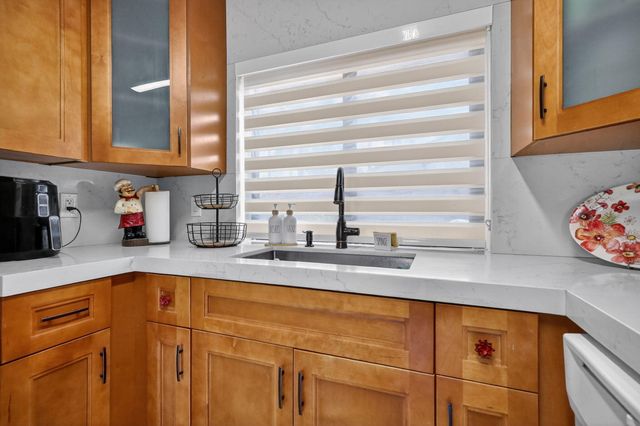 6171 NW 170th Lane, Hialeah, FL 33015