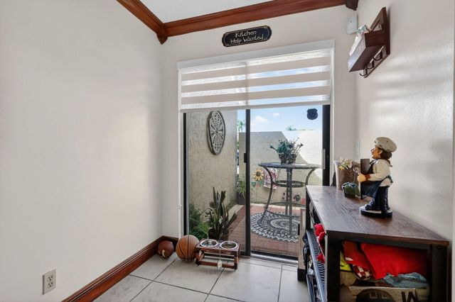 6171 NW 170th Lane, Hialeah, FL 33015