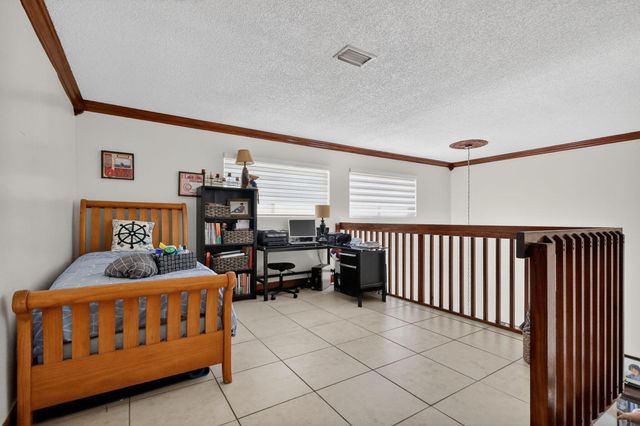 6171 NW 170th Lane, Hialeah, FL 33015