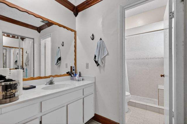 6171 NW 170th Lane, Hialeah, FL 33015