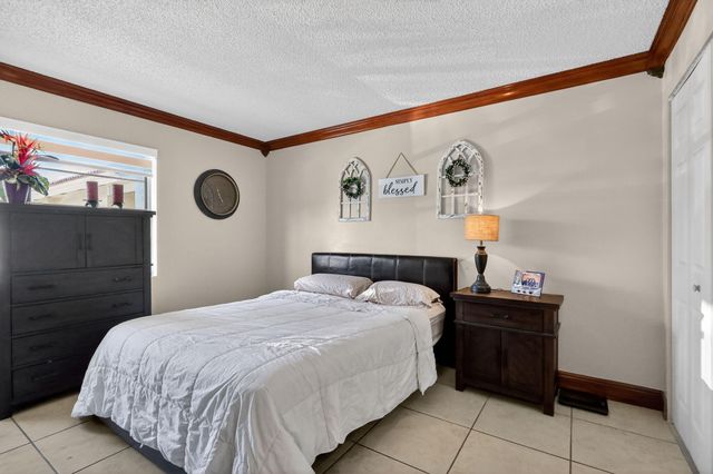 6171 NW 170th Lane, Hialeah, FL 33015