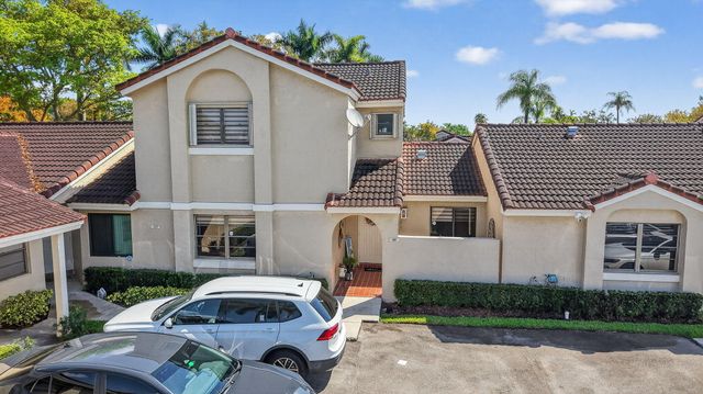 6171 NW 170th Lane, Hialeah, FL 33015