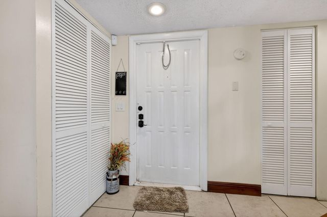 6171 NW 170th Lane, Hialeah, FL 33015