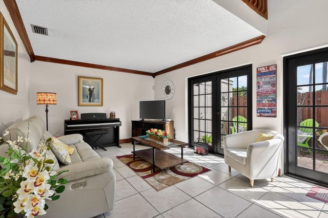 6171 NW 170th Lane, Hialeah, FL 33015