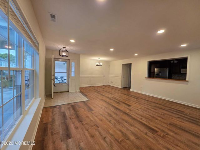 129 Tulip Lane, Freehold, NJ 07728