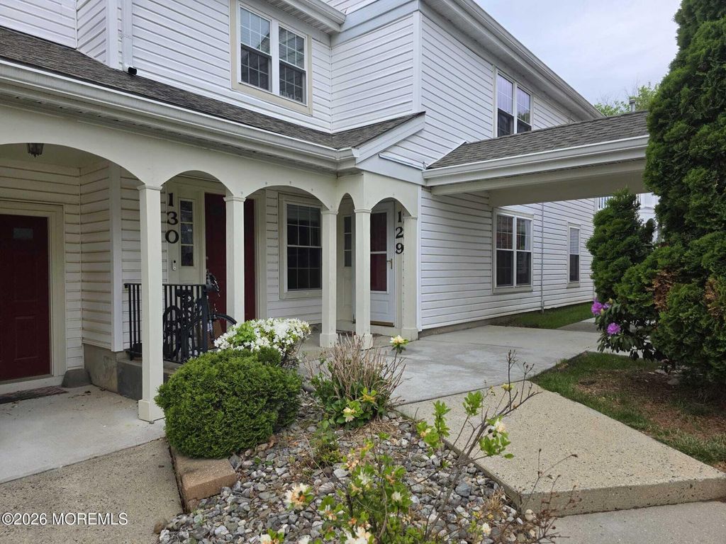 129 Tulip Lane, Freehold, NJ 07728