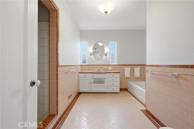 1647 N Harrison, Fresno, CA 93704