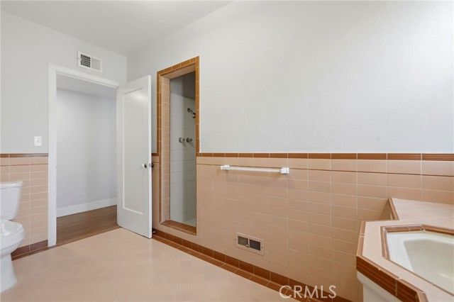 1647 N Harrison, Fresno, CA 93704