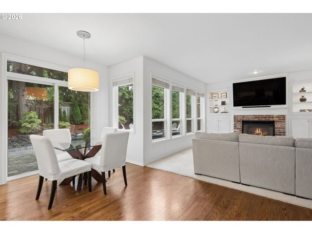 3722 Nw LORIANN Dr, Portland, OR 97229
