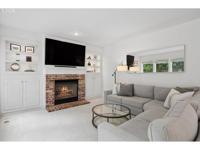3722 Nw LORIANN Dr, Portland, OR 97229