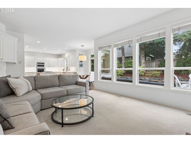 3722 Nw LORIANN Dr, Portland, OR 97229