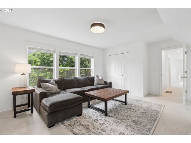 3722 Nw LORIANN Dr, Portland, OR 97229