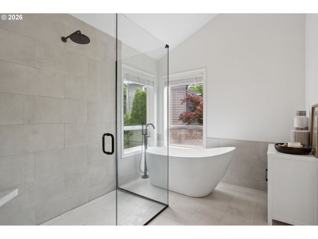 3722 Nw LORIANN Dr, Portland, OR 97229