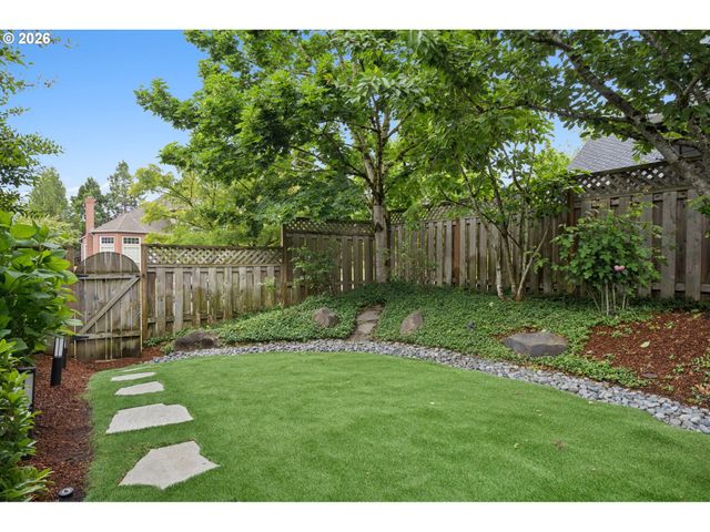 3722 Nw LORIANN Dr, Portland, OR 97229