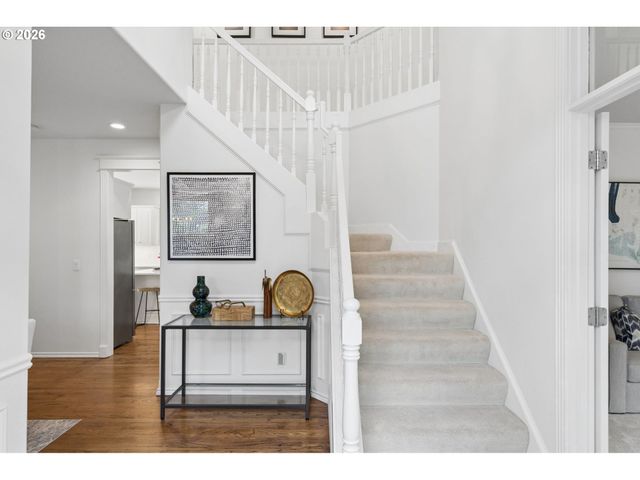 3722 Nw LORIANN Dr, Portland, OR 97229