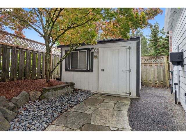 3722 Nw LORIANN Dr, Portland, OR 97229