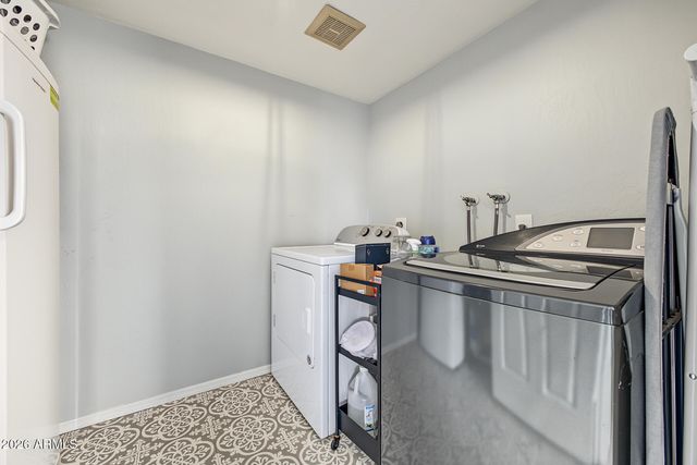1704 S 39TH Street 5, Mesa, AZ 85206