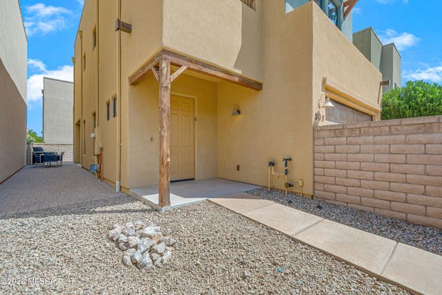 303 E Croydon Park Road, Tucson, AZ 85704