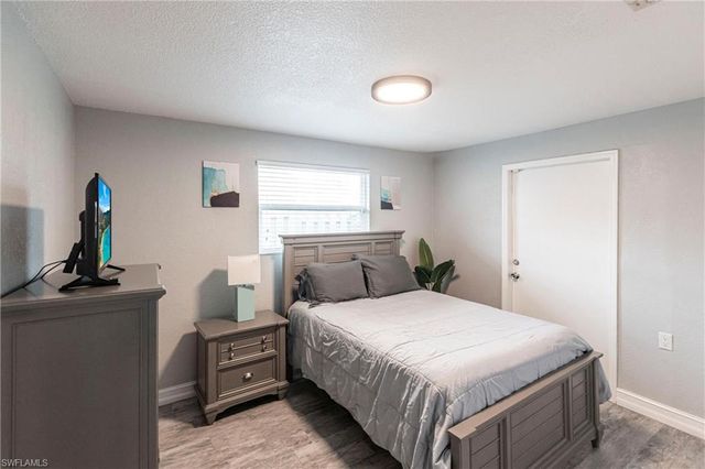 808 110th AVE N, Naples, FL 34108