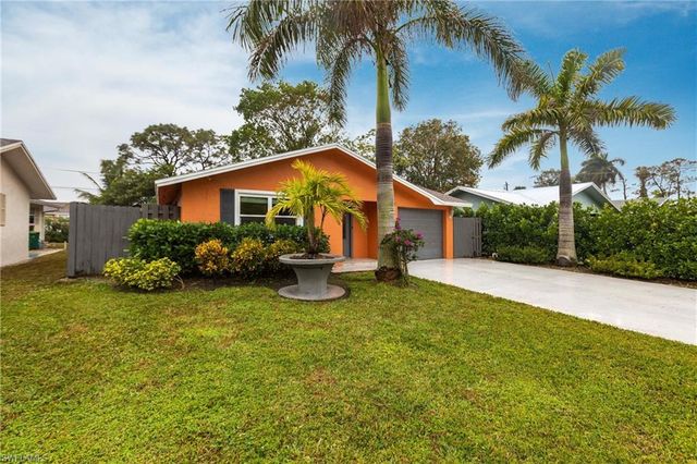 808 110th AVE N, Naples, FL 34108